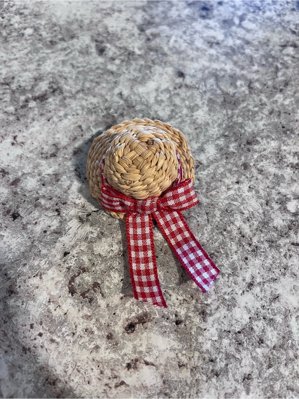 90s Vintage Straw Hat Pin Brooch